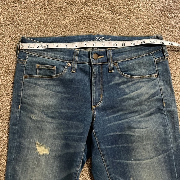 NWOT Universal Thread mid-rise skinny bootcut distressed jeans - Picture 11 of 13